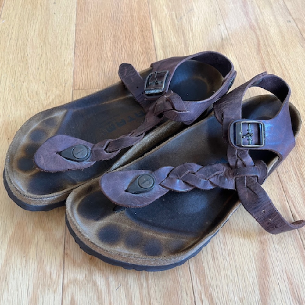 Birkenstock Gizeh with ankle strap